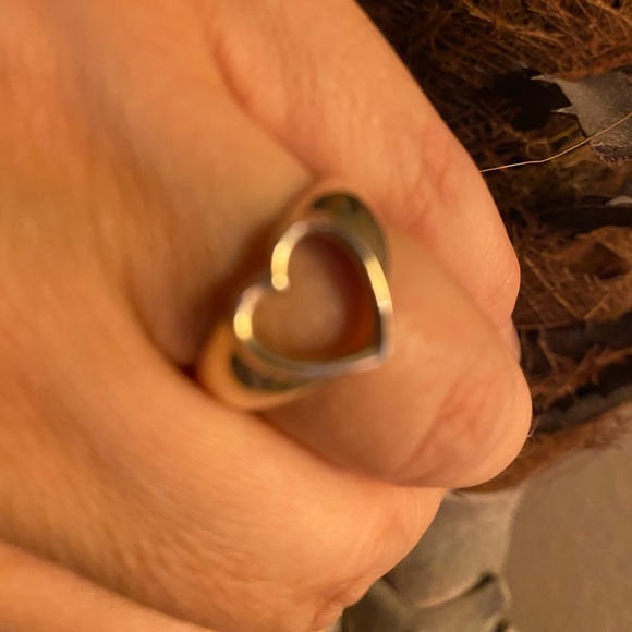 Sterling silver heart ring - Picture 3 of 6